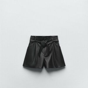 BELTED FAUX LEATHER SHORTS